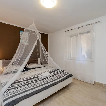 Robi & Kristina - Two Bedroom With Terrace A2 Appartement Benkovac