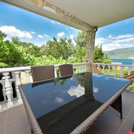 Robi & Kristina - Two Bedroom With Terrace A2 Benkovac