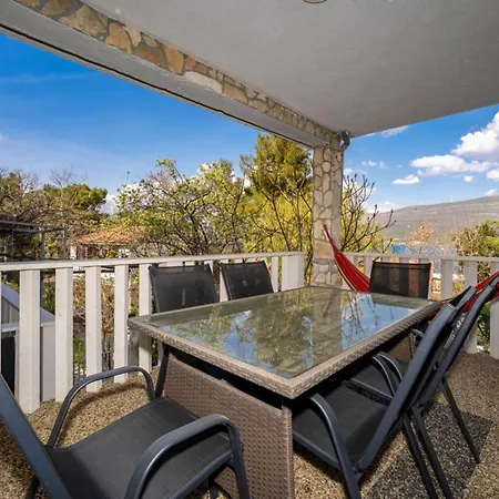 Robi & Kristina - Two Bedroom With Terrace A2 Benkovac